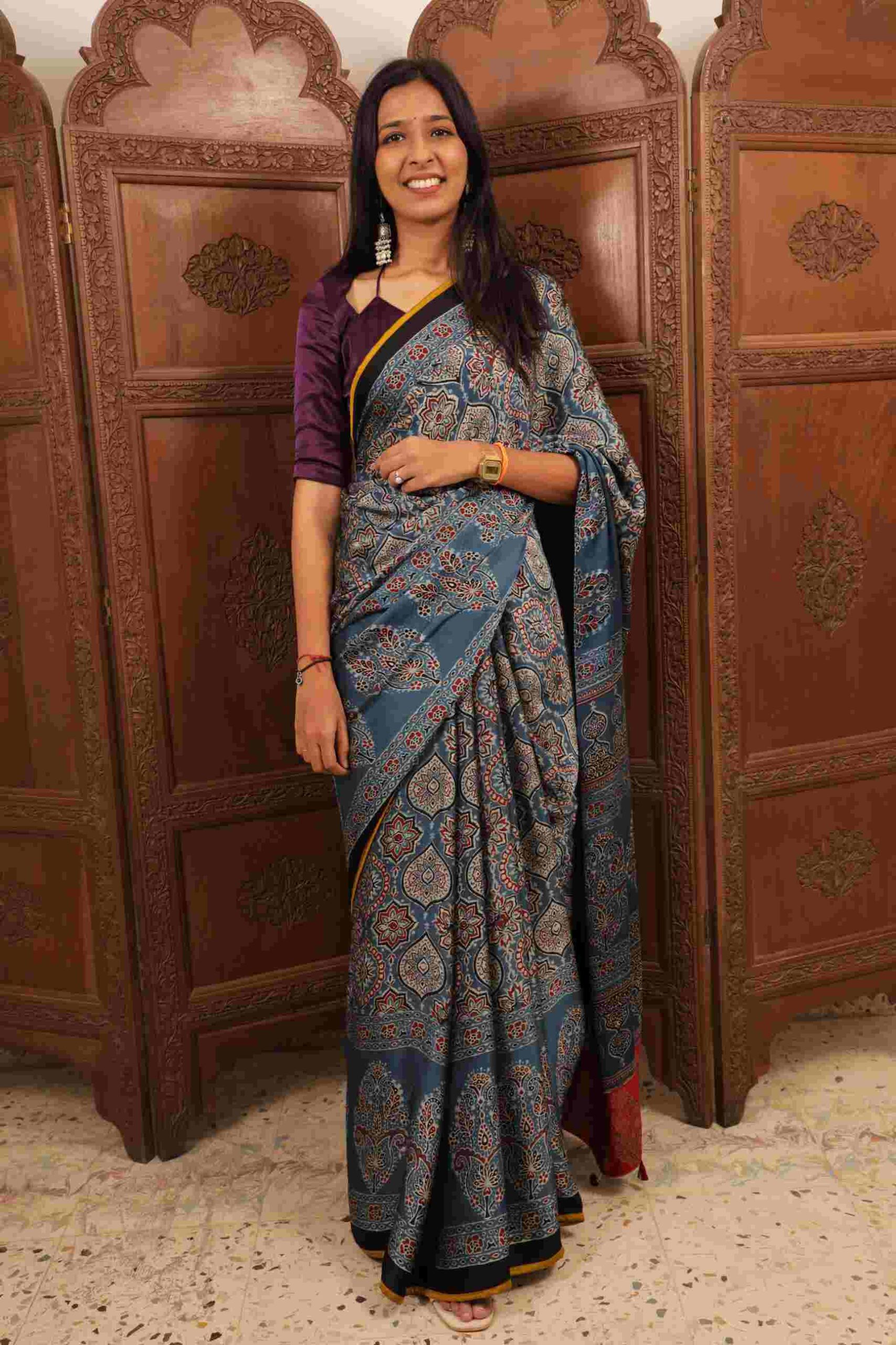 Two colour khadic cotton saree with pompom - Aashvas India