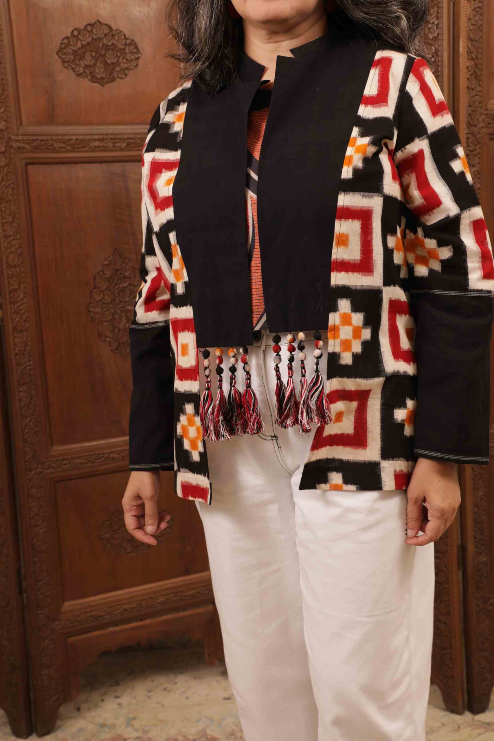 KAAMAHA Sleeveless Embroidered Women Jacket - Buy KAAMAHA Sleeveless  Embroidered Women Jacket Online at Best Prices in India | Flipkart.com